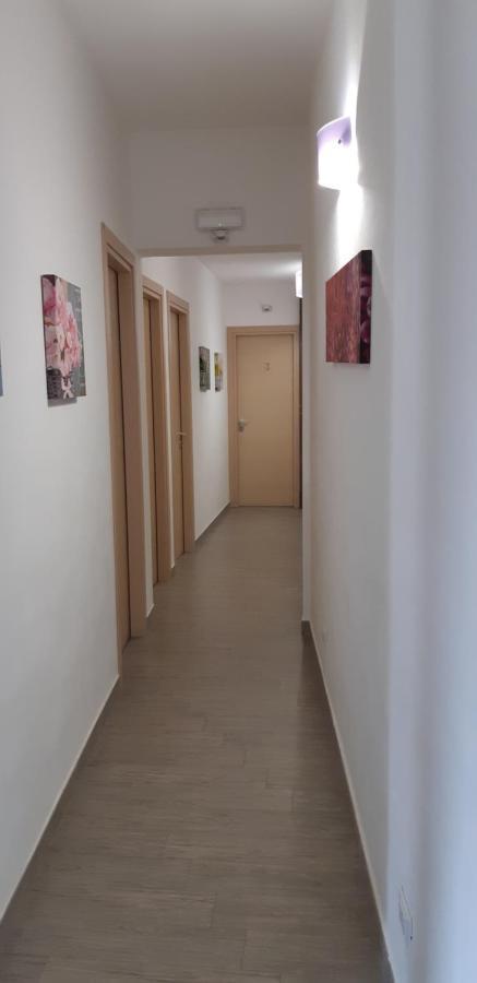 Arricampati Airport Rooms & Bringo Car Rental Carini Eksteriør bilde