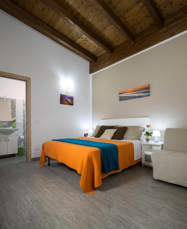 Arricampati Airport Rooms & Bringo Car Rental Carini Eksteriør bilde